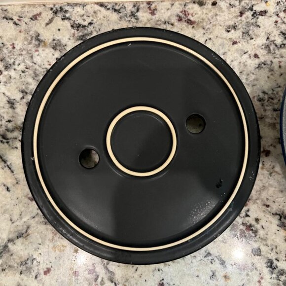 Le Creuset Cast Iron Rice Pot - Picture 5 of 9